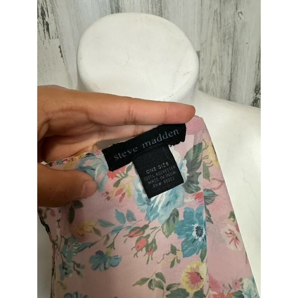 Steve Madden small square scarf